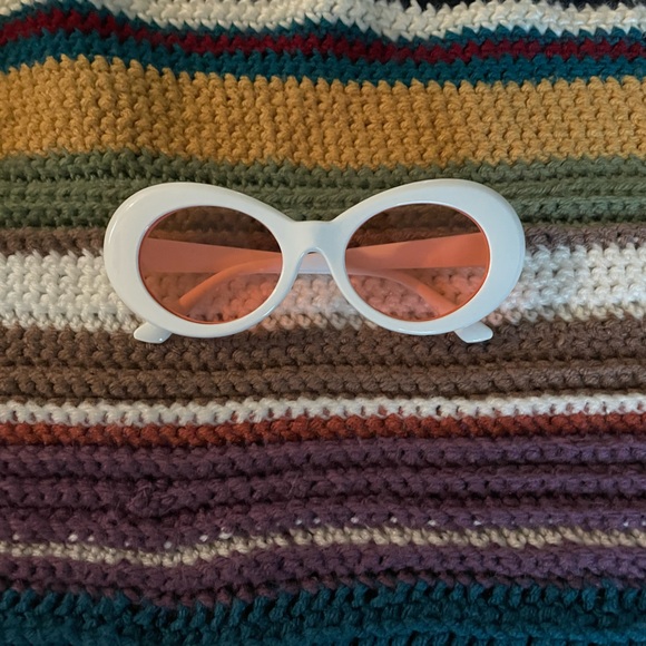 Pack of 2: Fashion Sunglasses ( White/Black lenses, White/Pink Lenses) - Picture 2 of 3